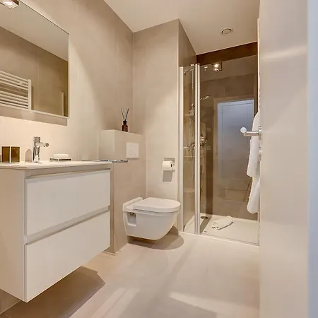 Luxury 1 Bedroom Flat In Kirchberg * Luksemburg